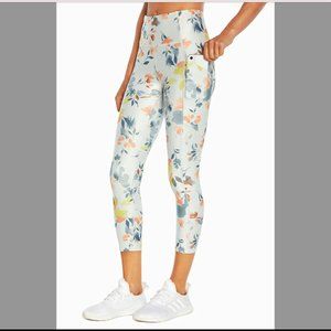 NWT Marika Jenna Side Pocket Mid Calf Capri